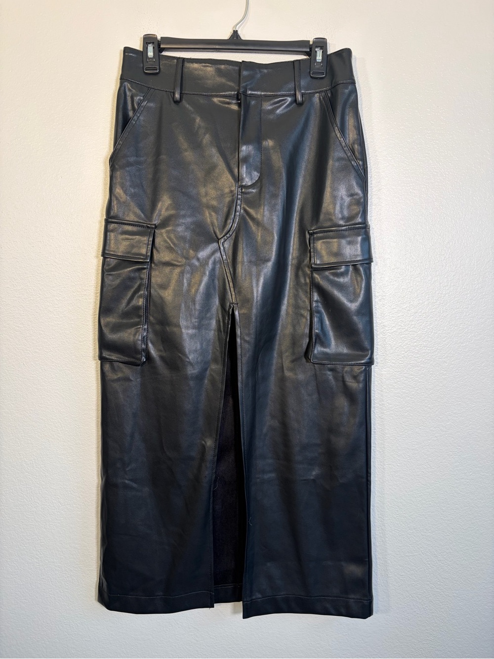 NWT 7 For All Mankind Faux Leather Cargo Midi Skirt in Black - S